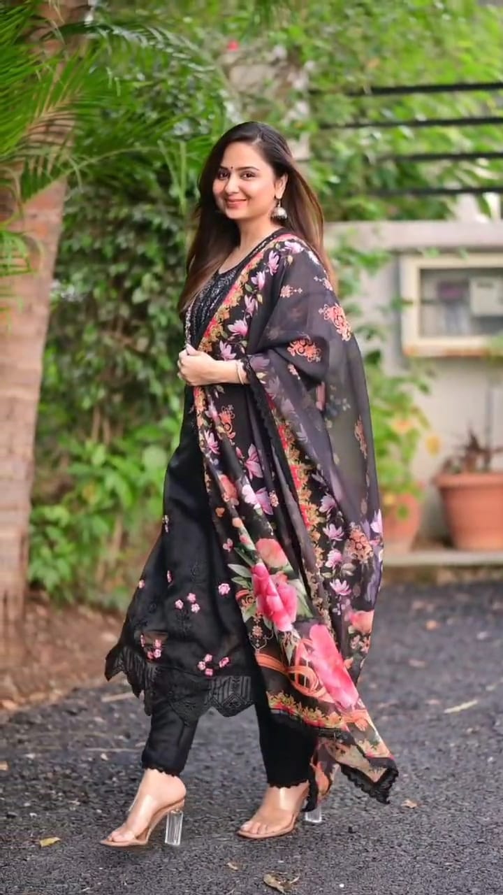 Pakistani Style Suit - Black