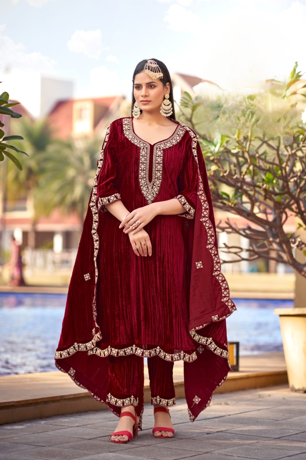 CRUSH VELVET SUIT SET WITH HEAVY EMBROIDERY