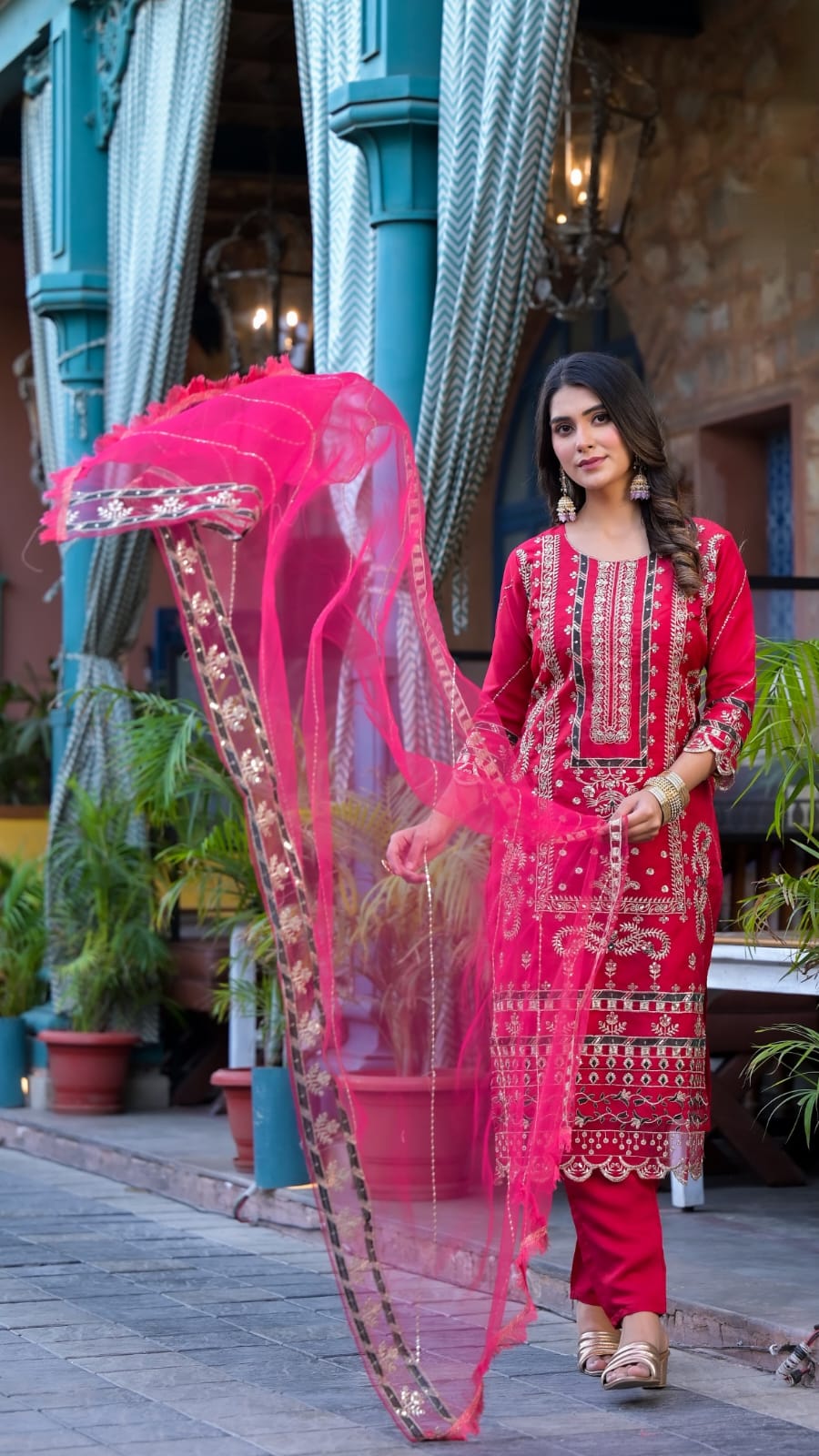 Organza Pakistani Suit Set With Embroidery - Red